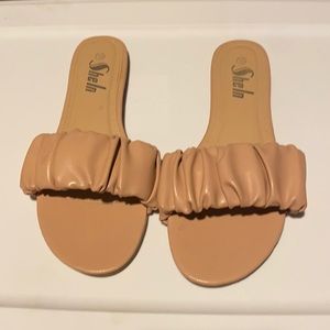 BRAND NEW SHEIN . blush colored sandals 🩴